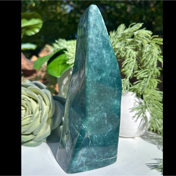 Freeform Jade Sculpture Green Charka Home Decor Accent Piece Over 8 Inches Tall - Picture 4 of 16